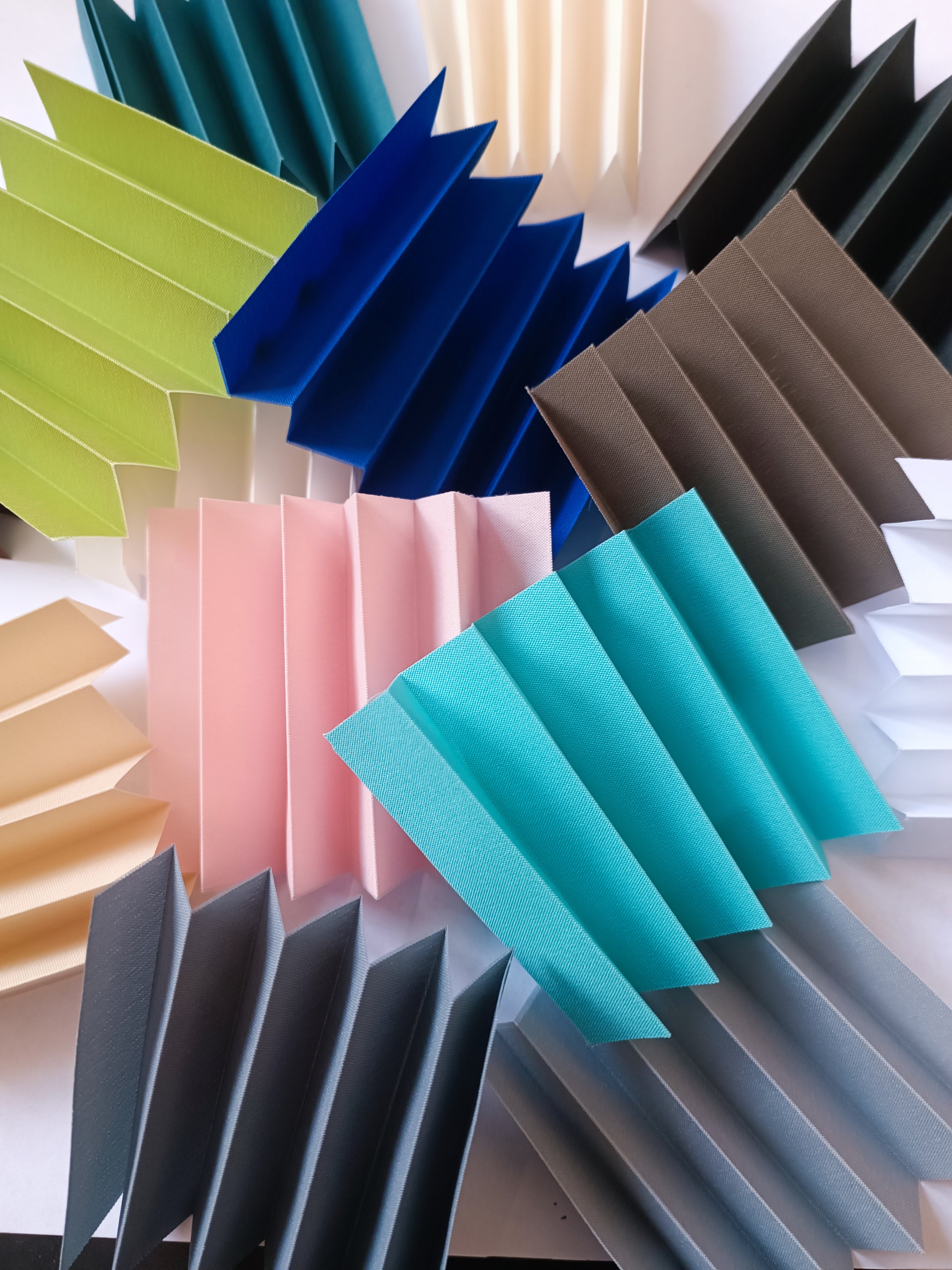 Plissee Stoffmuster – Wähle Farben für deine Plissees und Thermo-Plissees